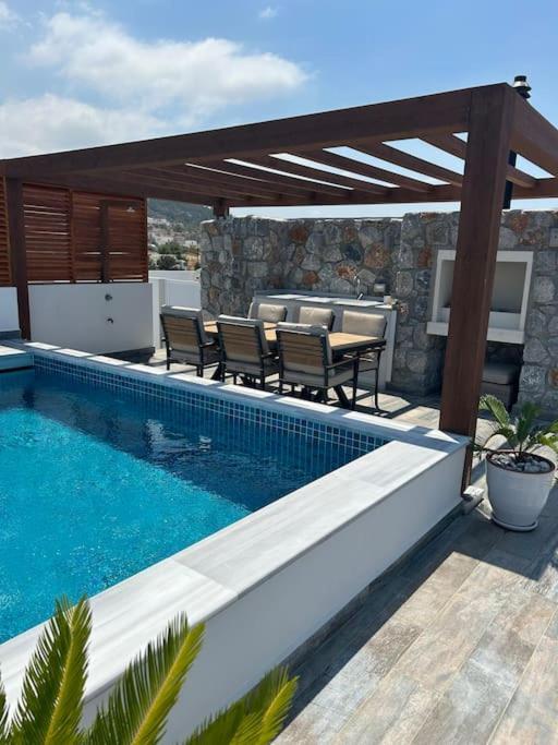 Penthouse Med Privat Saltvannsbasseng Pa Esentepe Beach Kyrenia  Exteriér fotografie